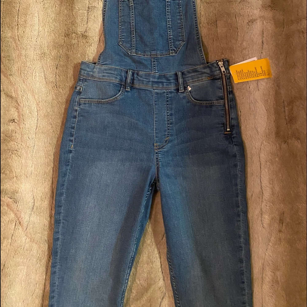 🆕 H&M  - Jeans Romper 🍁🍁 - Picture 3 of 12